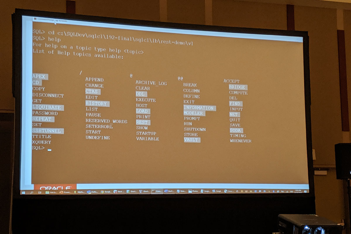 SQLcl help with new commands highlighted.